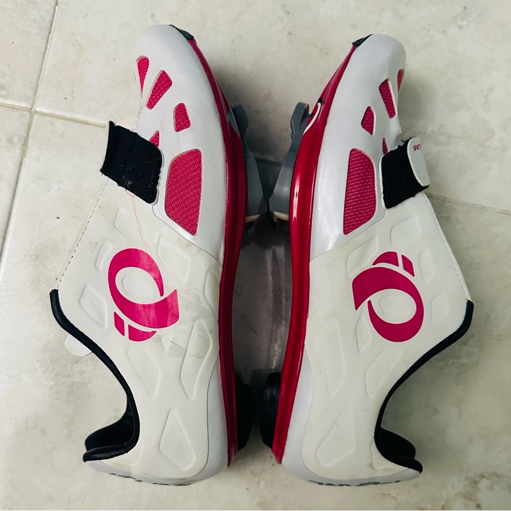 Pearl Izumi cycling shoes women